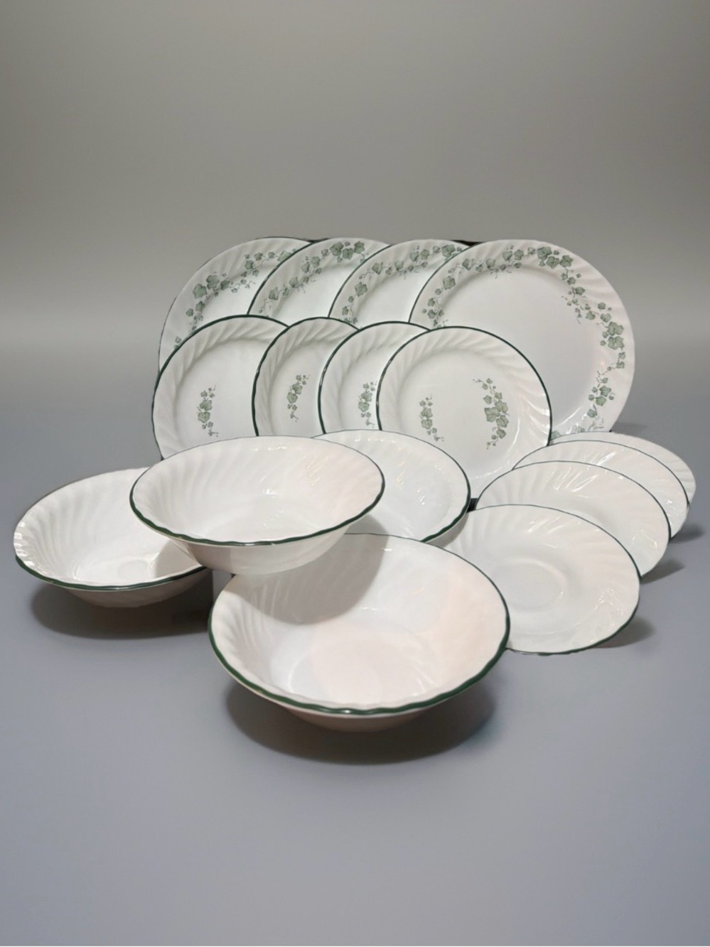 Vintage Corelle CALLAWAY Ivy Swirl Pattern 4 Four Piece Settings (16 PCS Total)